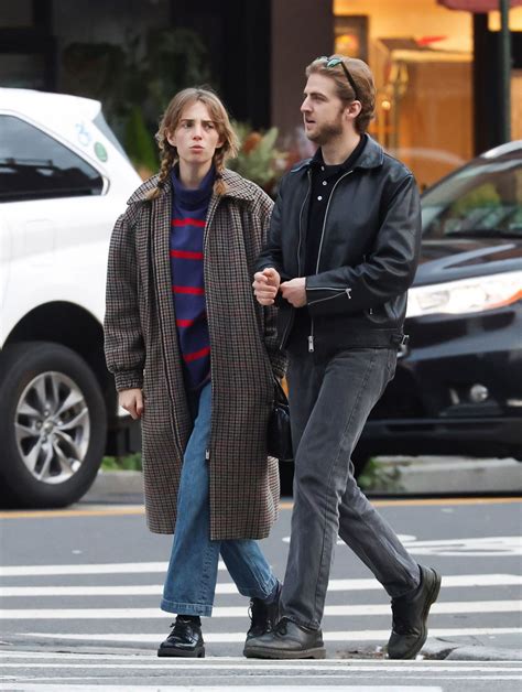 Maya Hawke and Singer Christian Lee Hutson Spotted Kissing in。